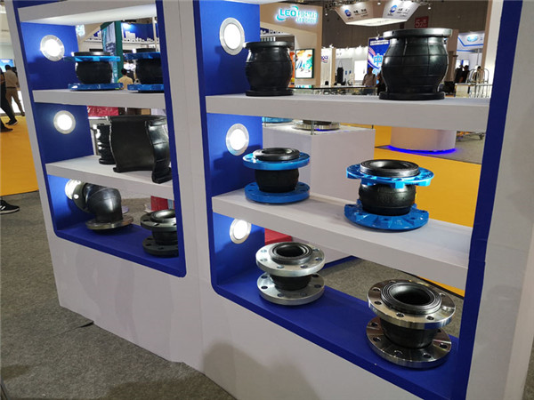 咸寧90度橡膠彎頭,規(guī)格DN200,天然橡膠材質(zhì) 咸寧90度橡膠彎頭,規(guī)格DN200,天然橡膠材質(zhì)